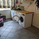 Large House 5 Bedr 2 Full Baths Near Trainst וילה Rotnes