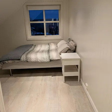 וילה Large House 5 Bedr 2 Full Baths Near Trainst Rotnes